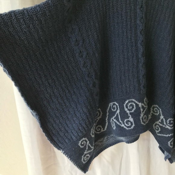 Connemara Knitwear 100% Pure New Wool Merino Cropped Poncho Made in Ireland Blue - Picture 4 of 13